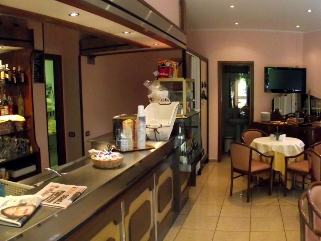 Hotel Motel Ovest Vittuone Eksteriør billede