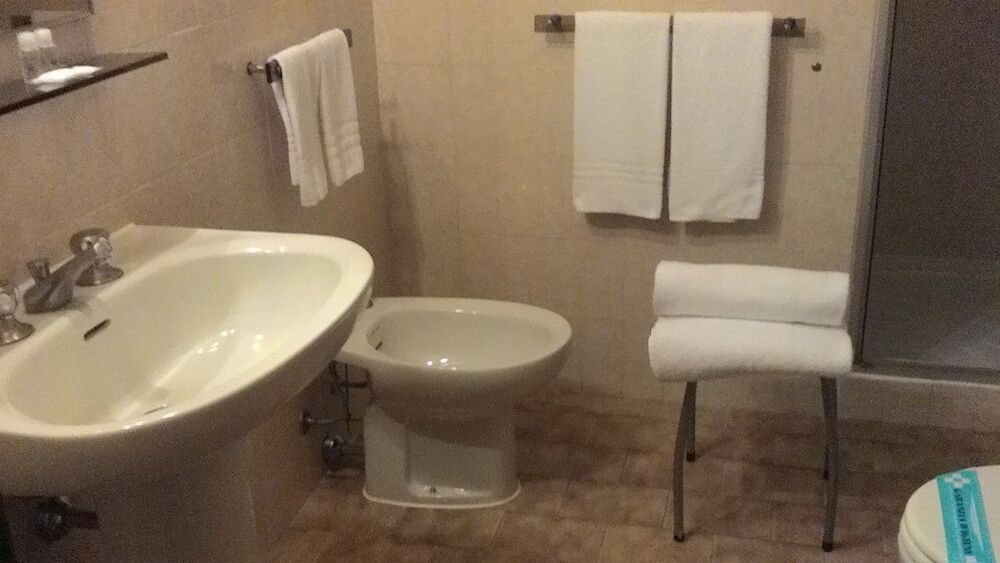 Hotel Motel Ovest Vittuone Eksteriør billede